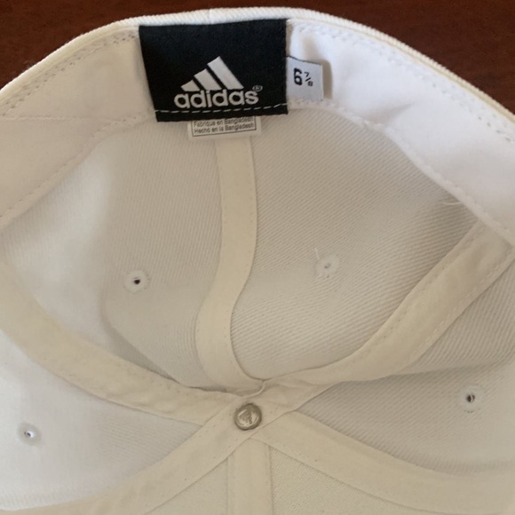 Note Dame “Fighting Irish” ☘️ Adidas size 6 7/8 Hat. Perfect condition. - Picture 4 of 5